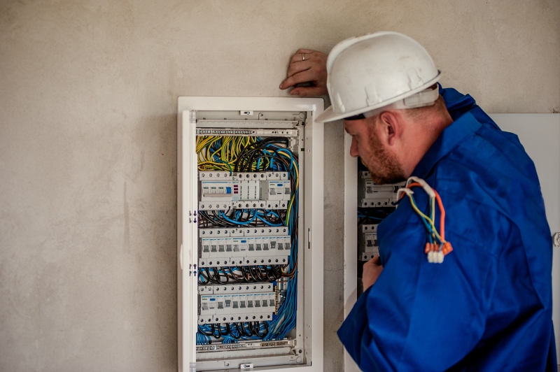 electricite-BARJOLS-min_electrician-2755683